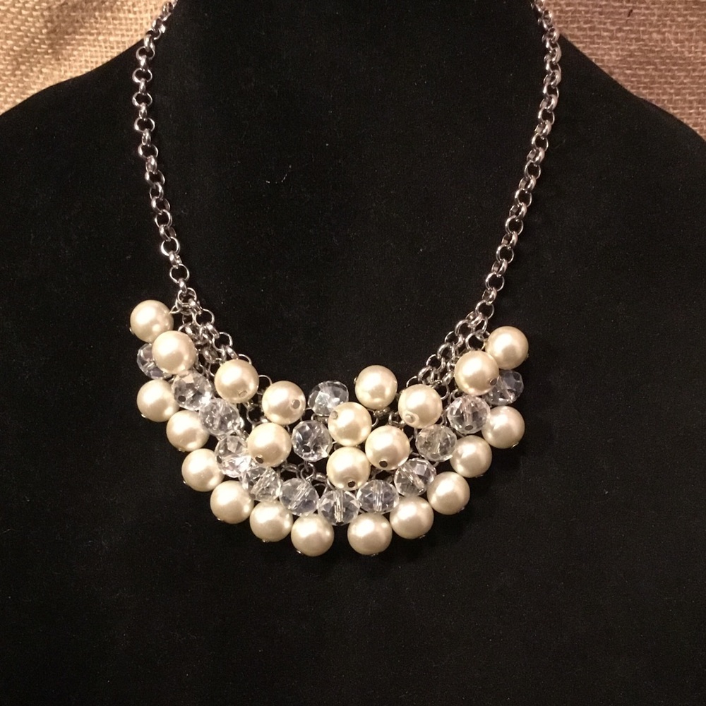 Classic pearl and bead necklace